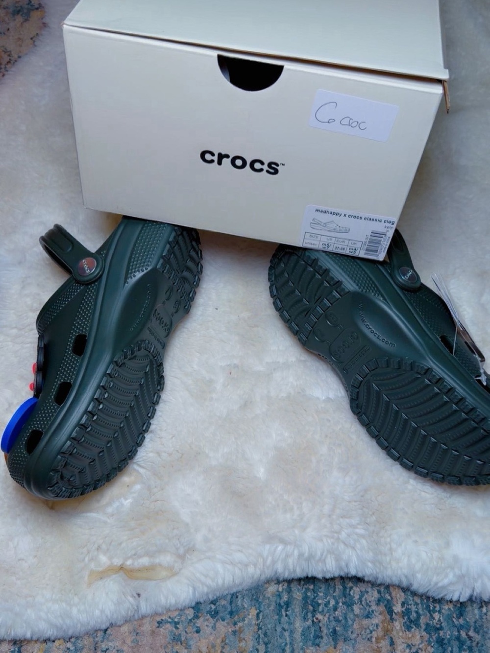 CROCS women Dark Green Classic Clog with Colorful Jibbitz Charms - Picture 3 of 3